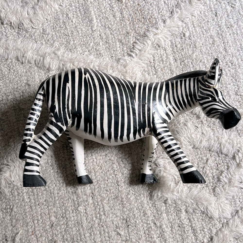 🦓 WOODEN ZEBRA 11” x 6” FIGURINE HOME ACCENT DECOR - Picture 5 of 7